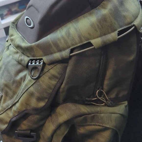 Oakley Kitchen Sink backpack Brand New with tags - Picture 5 of 16
